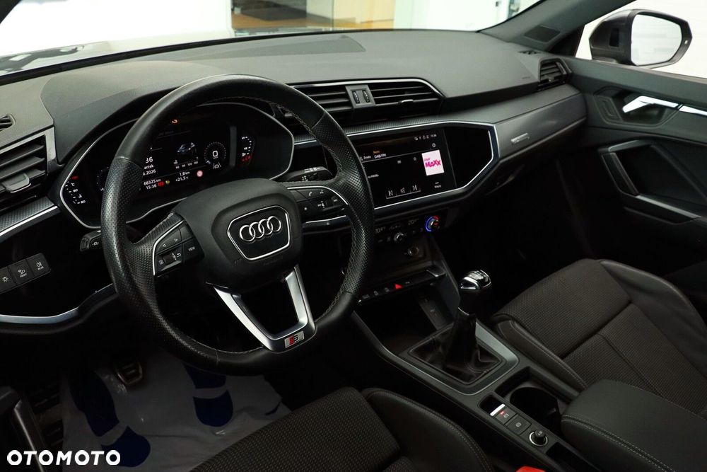 Audi Q3 - 18
