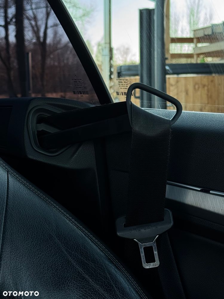 Mercedes-Benz Klasa E 350 CDI DPF BlueEFFICIENCY 7G-TRONIC Avantgarde - 24