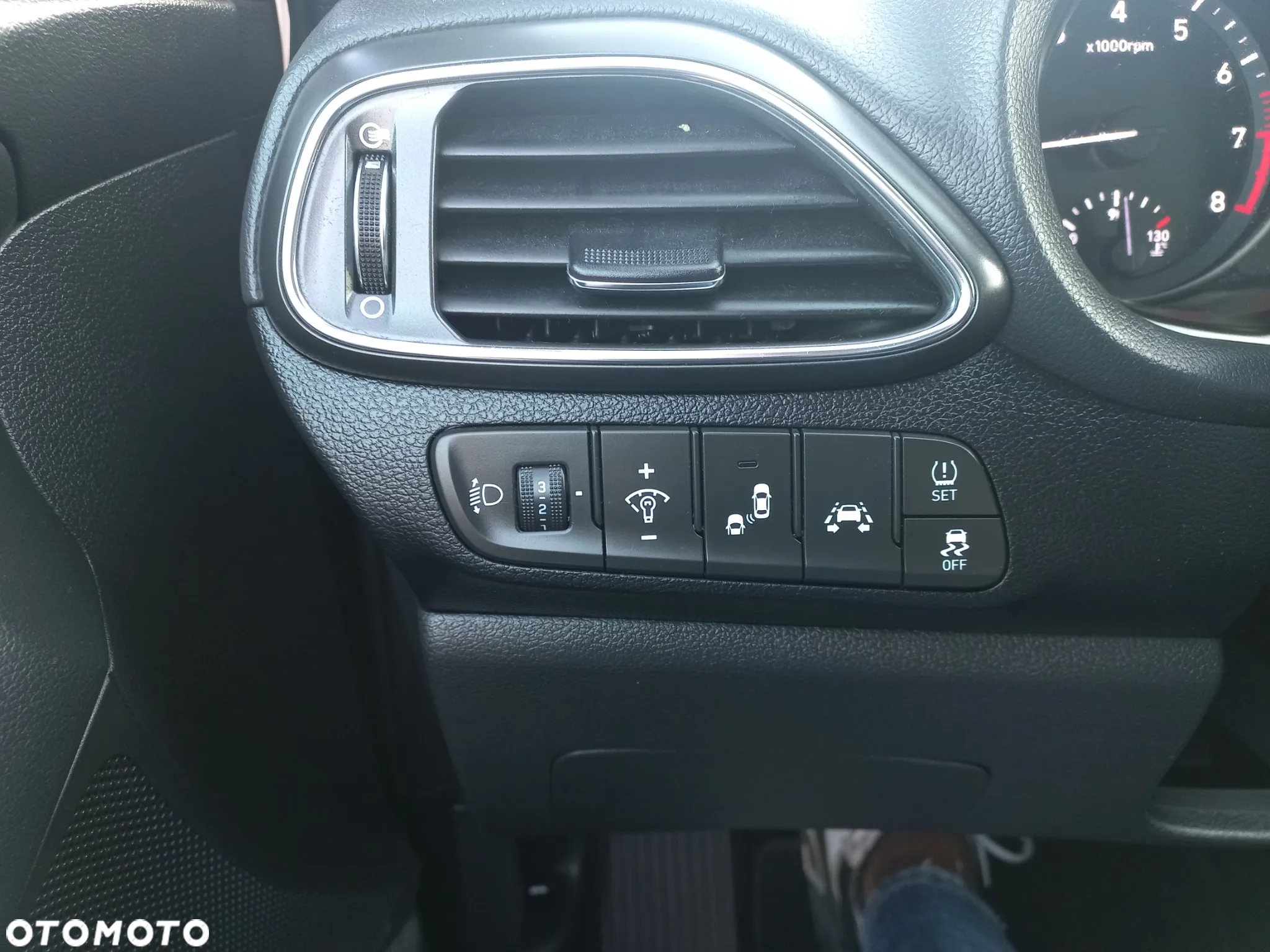 Hyundai i30 Kombi 1.4 T-GDI Premium - 24