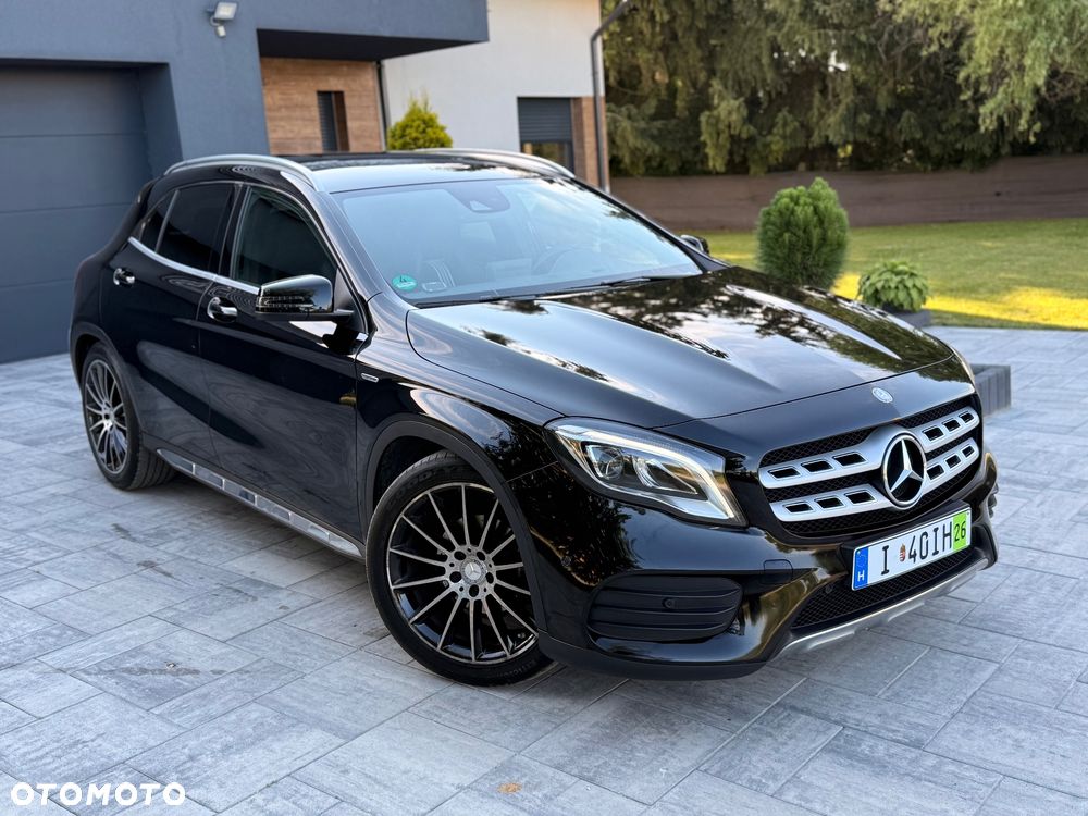 Mercedes-Benz GLA 180 7G-DCT AMG Line - 1