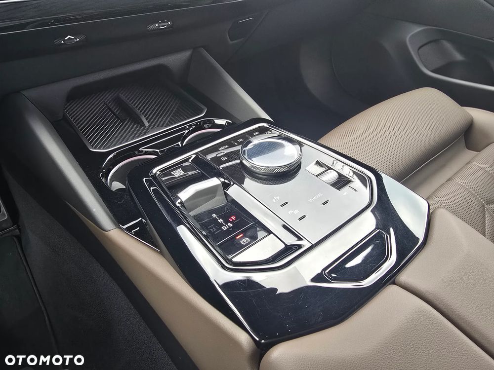 BMW Seria 5 520d xDrive mHEV M Sport - 19