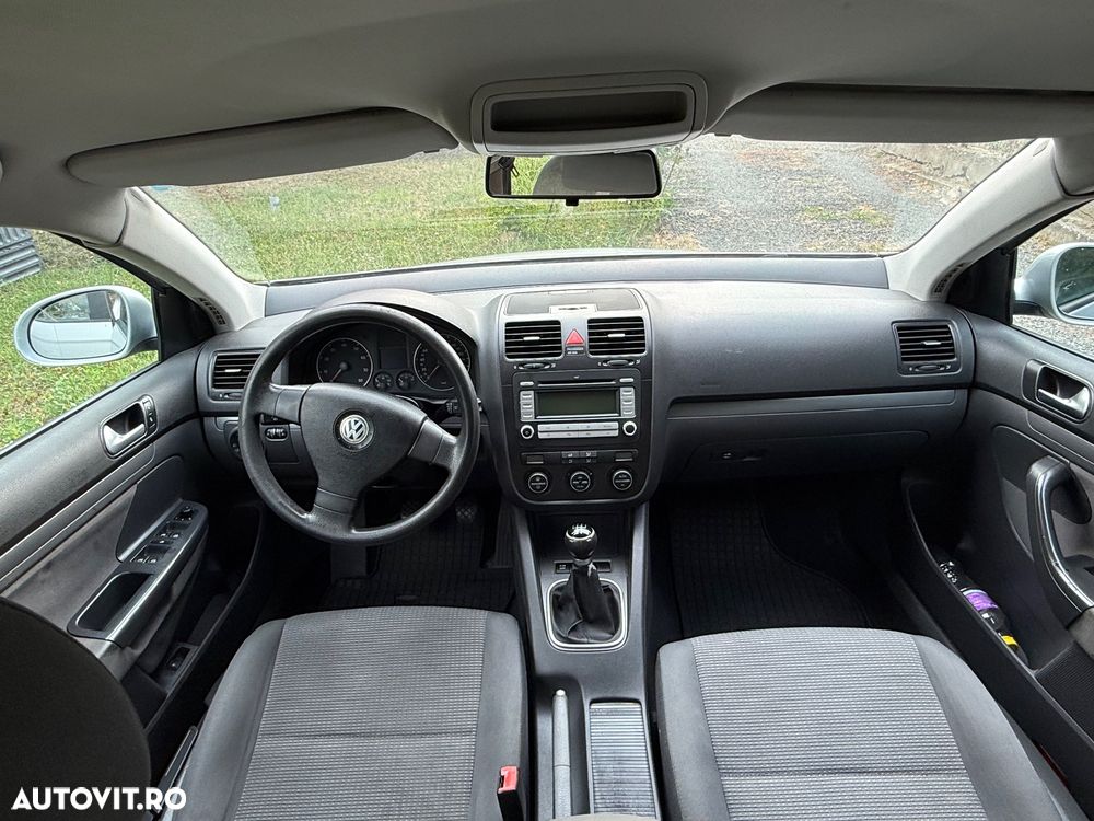 Volkswagen Jetta 1.6 Comfortline - 12