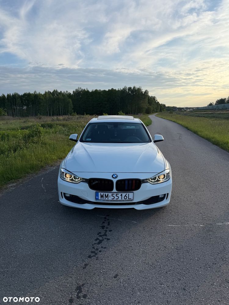 BMW Seria 3 320i - 5