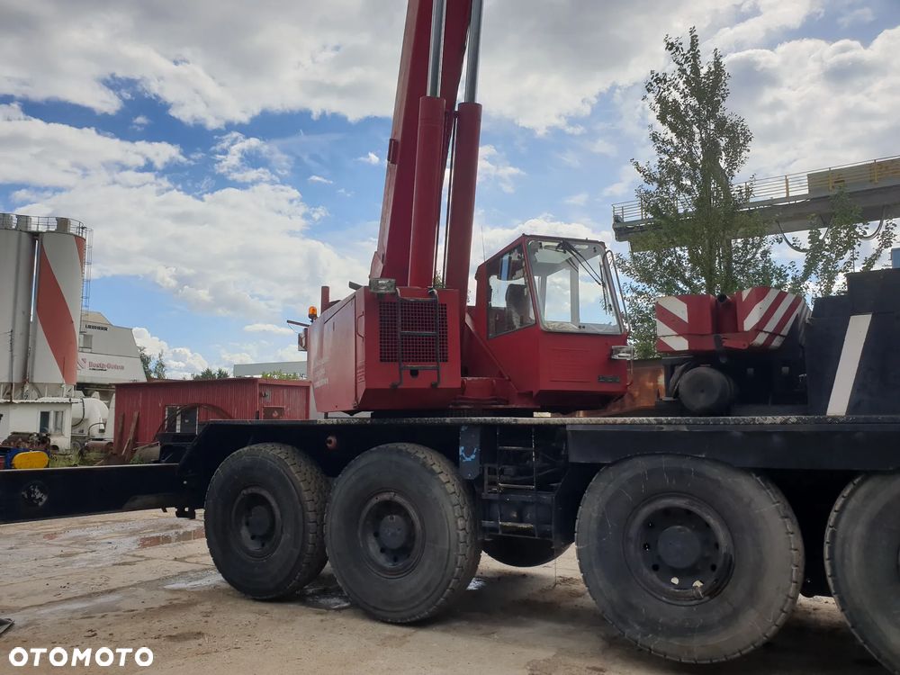 Liebherr LTM 1060 - 12