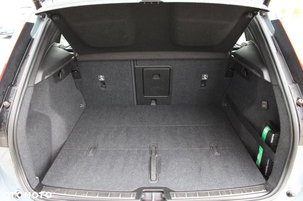 Volvo XC 40 - 36