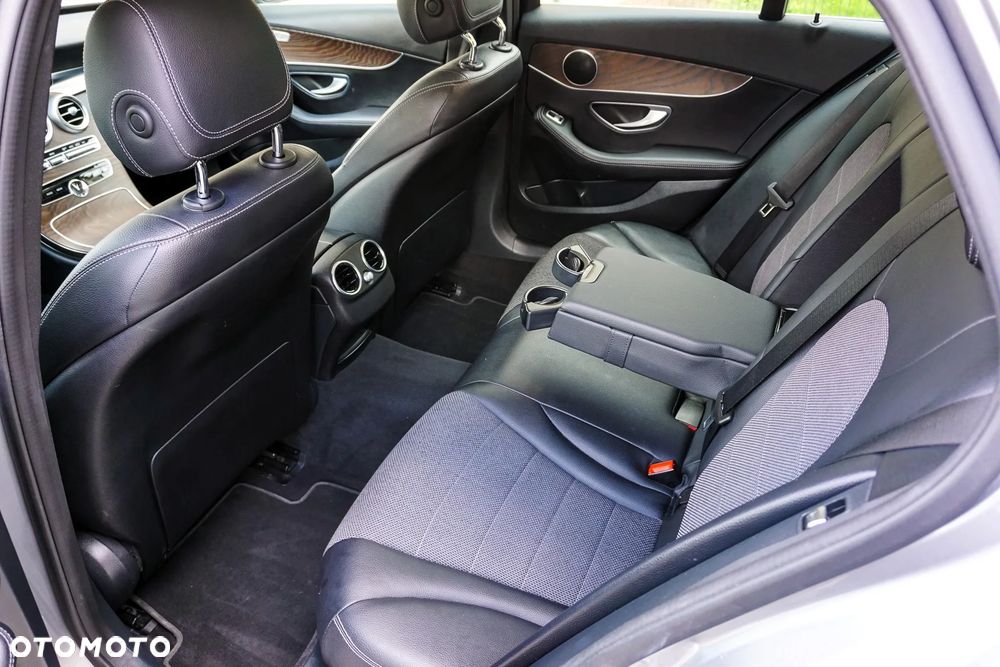 Mercedes-Benz Klasa C 200 7G-TRONIC Avantgarde - 22