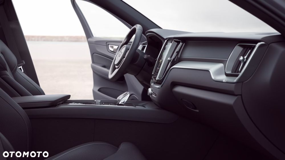 Volvo XC 60 B5 B AWD Plus Black Edition - 10