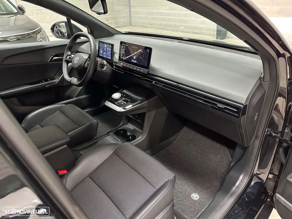 MG MG4 77 kWh Extended Range Luxury - 11