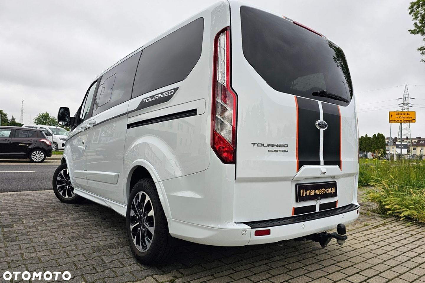 Ford Tourneo Custom - 8