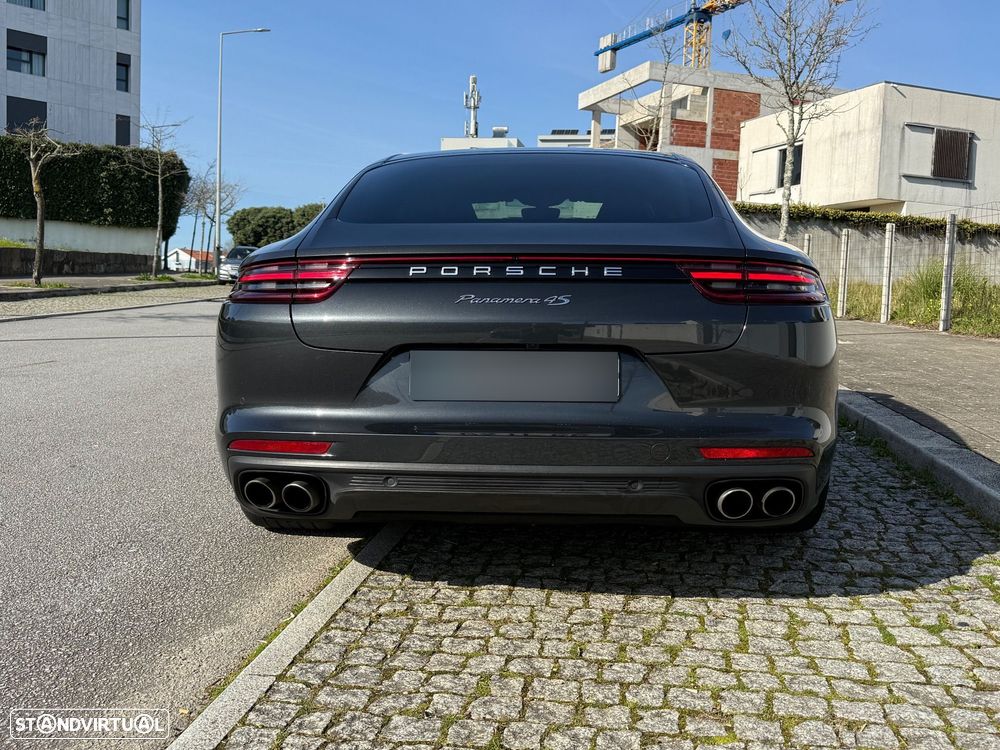 Porsche Panamera 4 S - 5