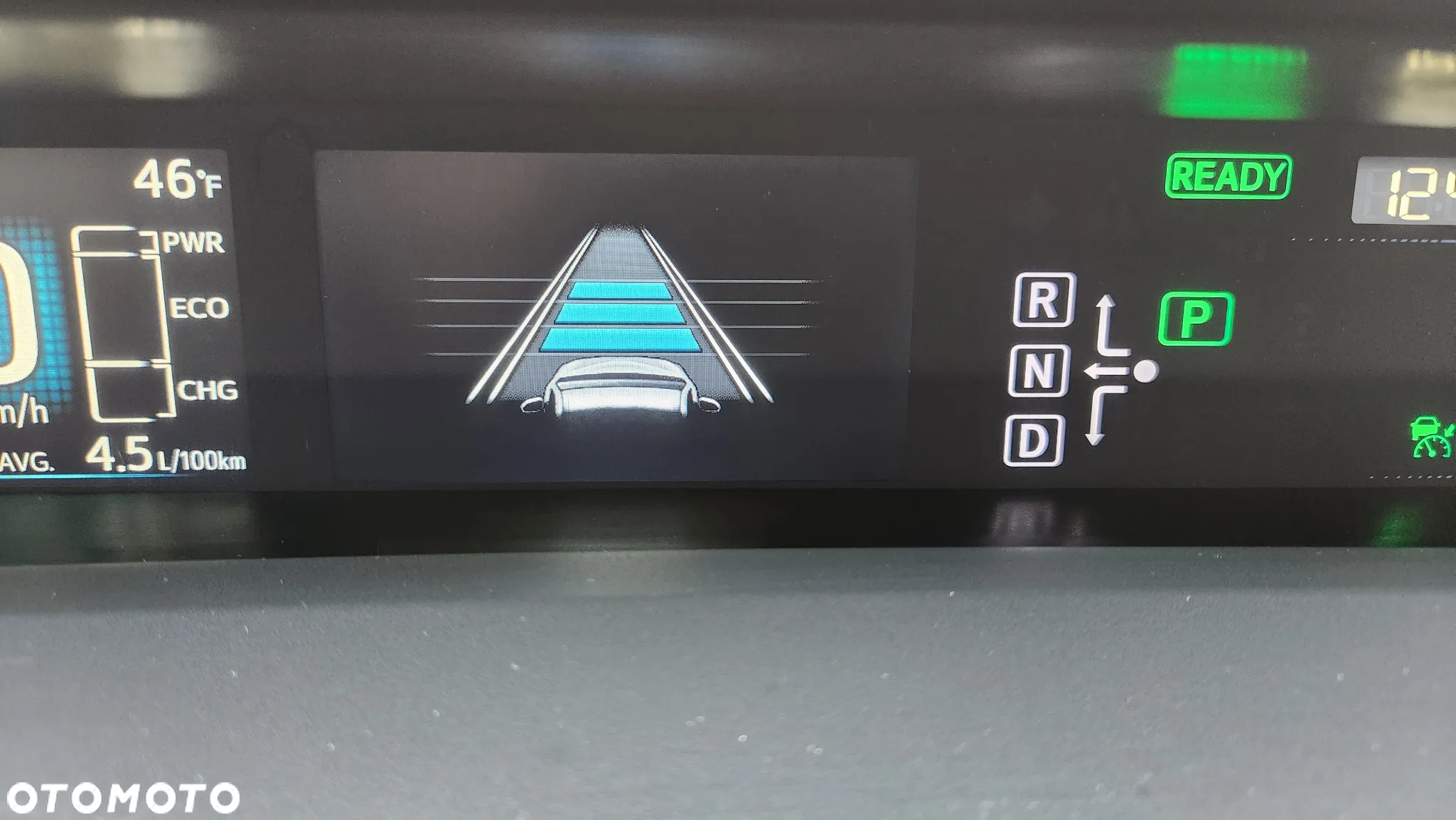 Toyota Prius Plug-in Hybrid - 29