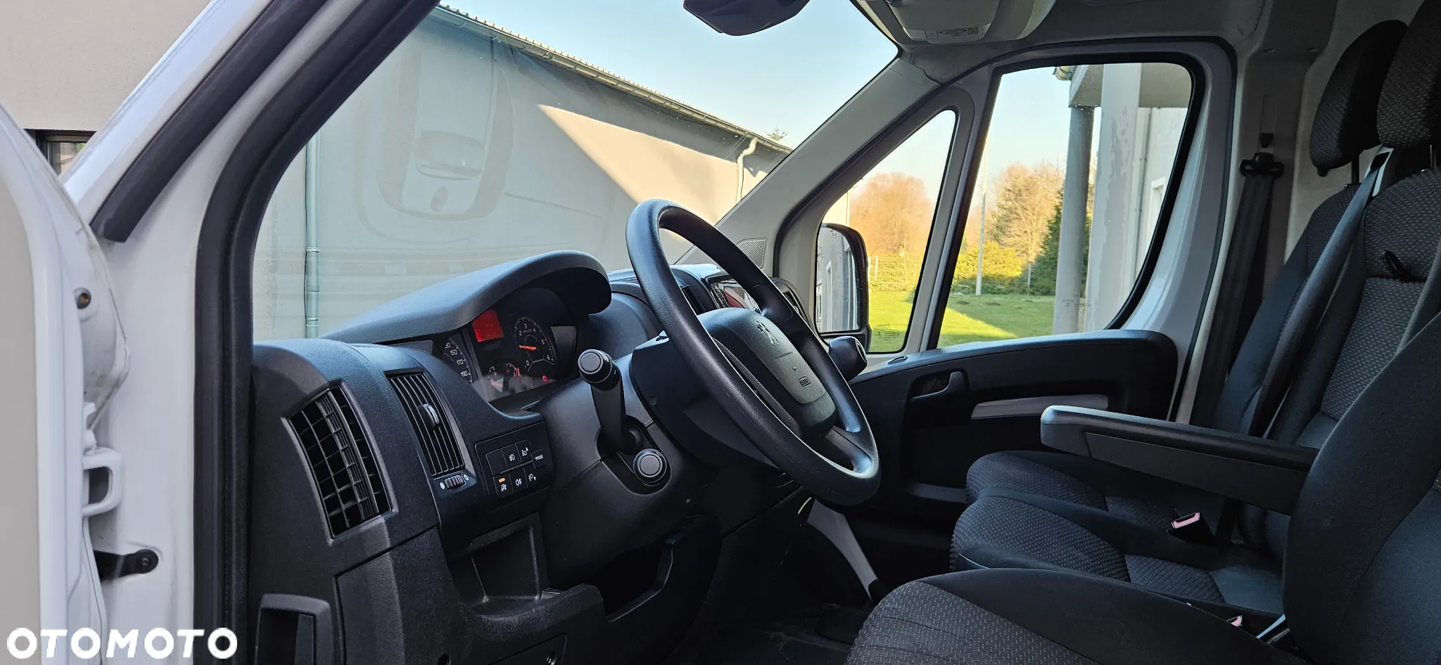 Peugeot Boxer Kombi 330 BlueHDi L1H1 - 18