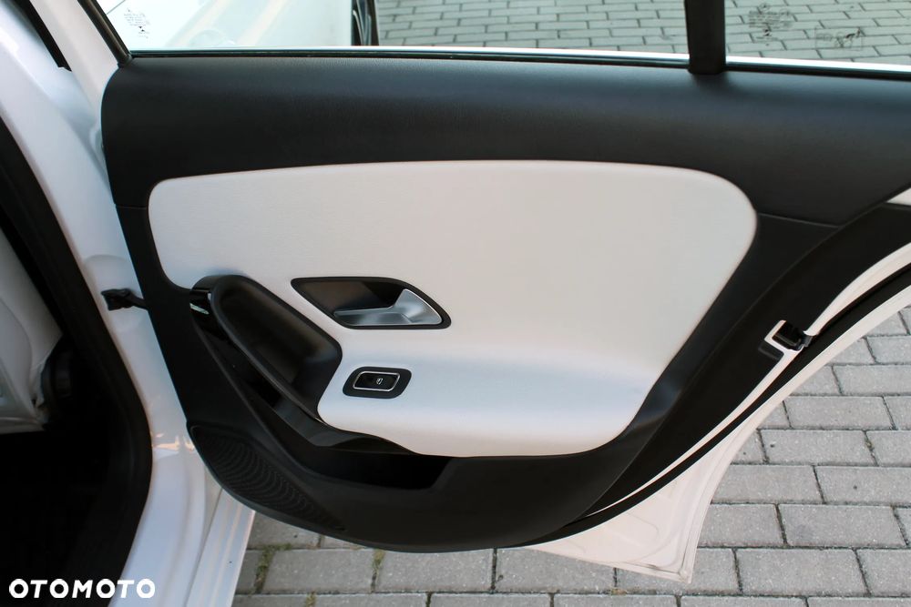 Mercedes-Benz Klasa A 160 Edition 19 - 17