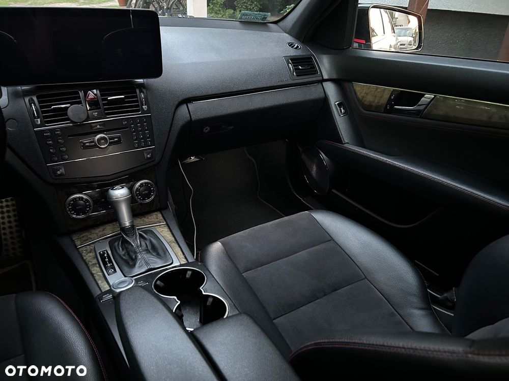 Mercedes-Benz Klasa C 350 CGI BlueEff Elegance - 12