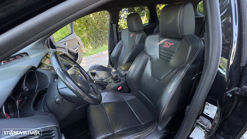 Ford Focus SW 2.0 EcoBoost ST - 17