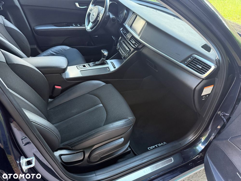 Kia Optima Plug-in Hybrid - 6