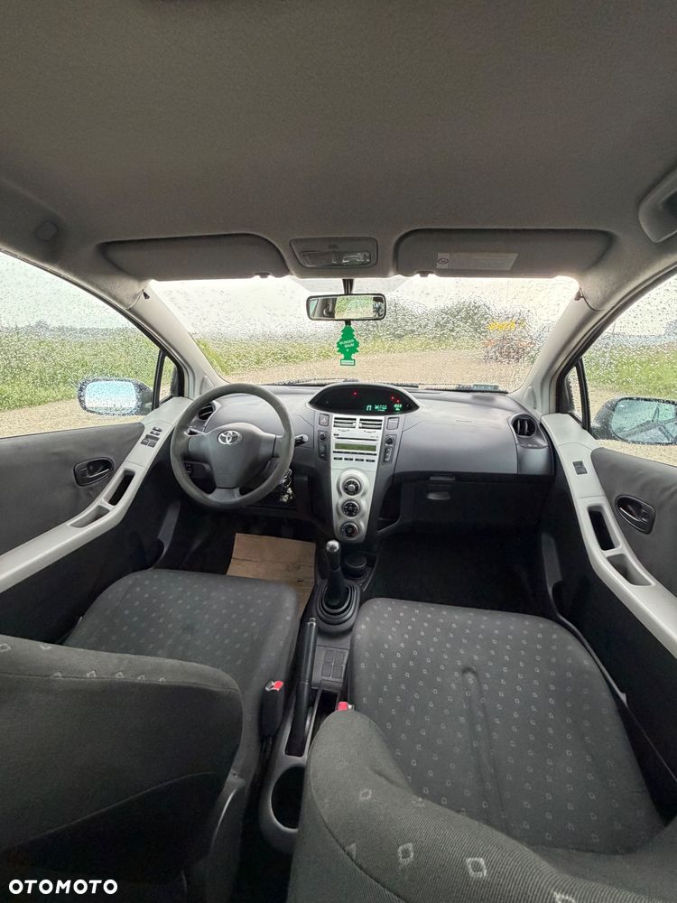 Toyota Yaris 1.0 Luna A/C - 10