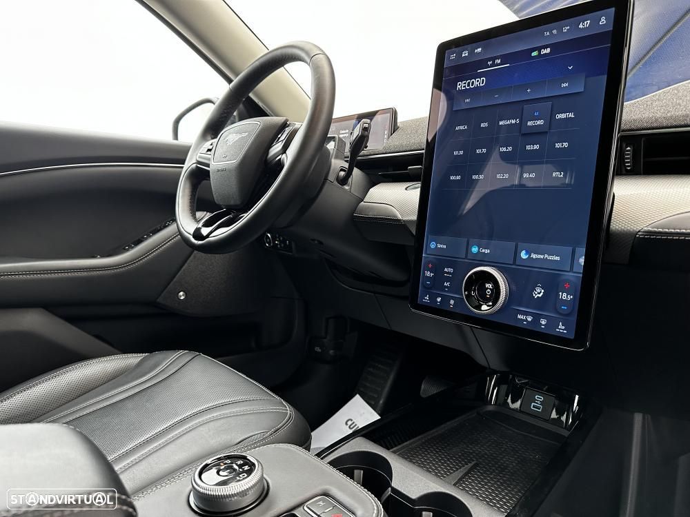 Ford Mustang Mach-E Standard - 27