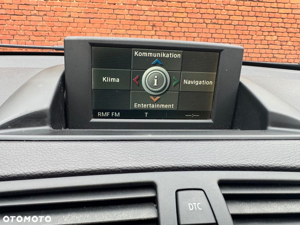 BMW Seria 1 120d - 28