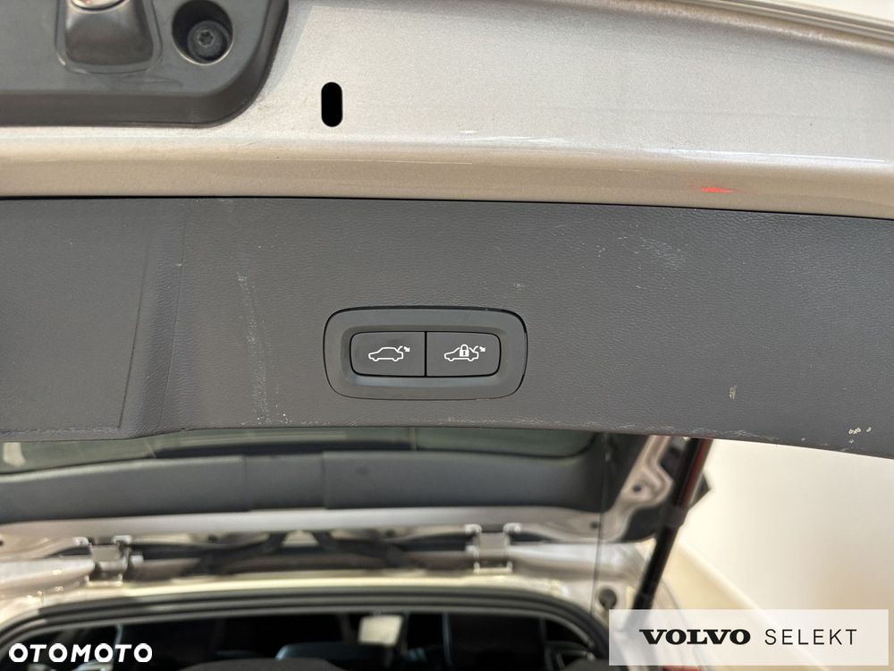 Volvo XC 40 - 25