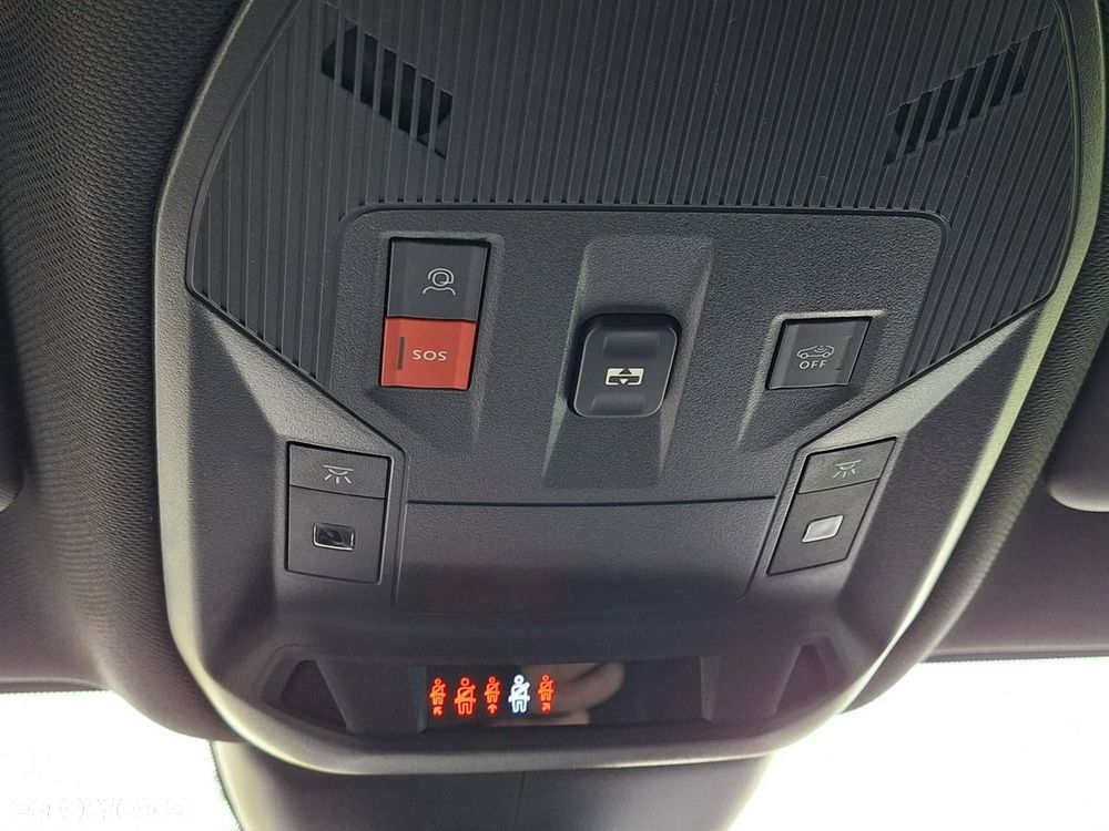 Peugeot 408 HYBRID 145 e-DSC6 GT - 30