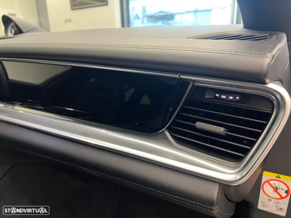 Porsche Panamera Sport Turismo 4 E-Hybrid - 41