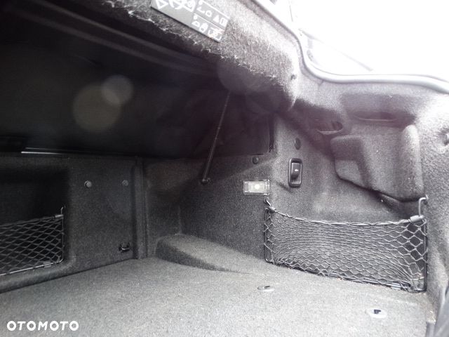 BMW 1  E88 CABRIO KPL BAGAŻNIK TAPICERKA BOCZKI - 3