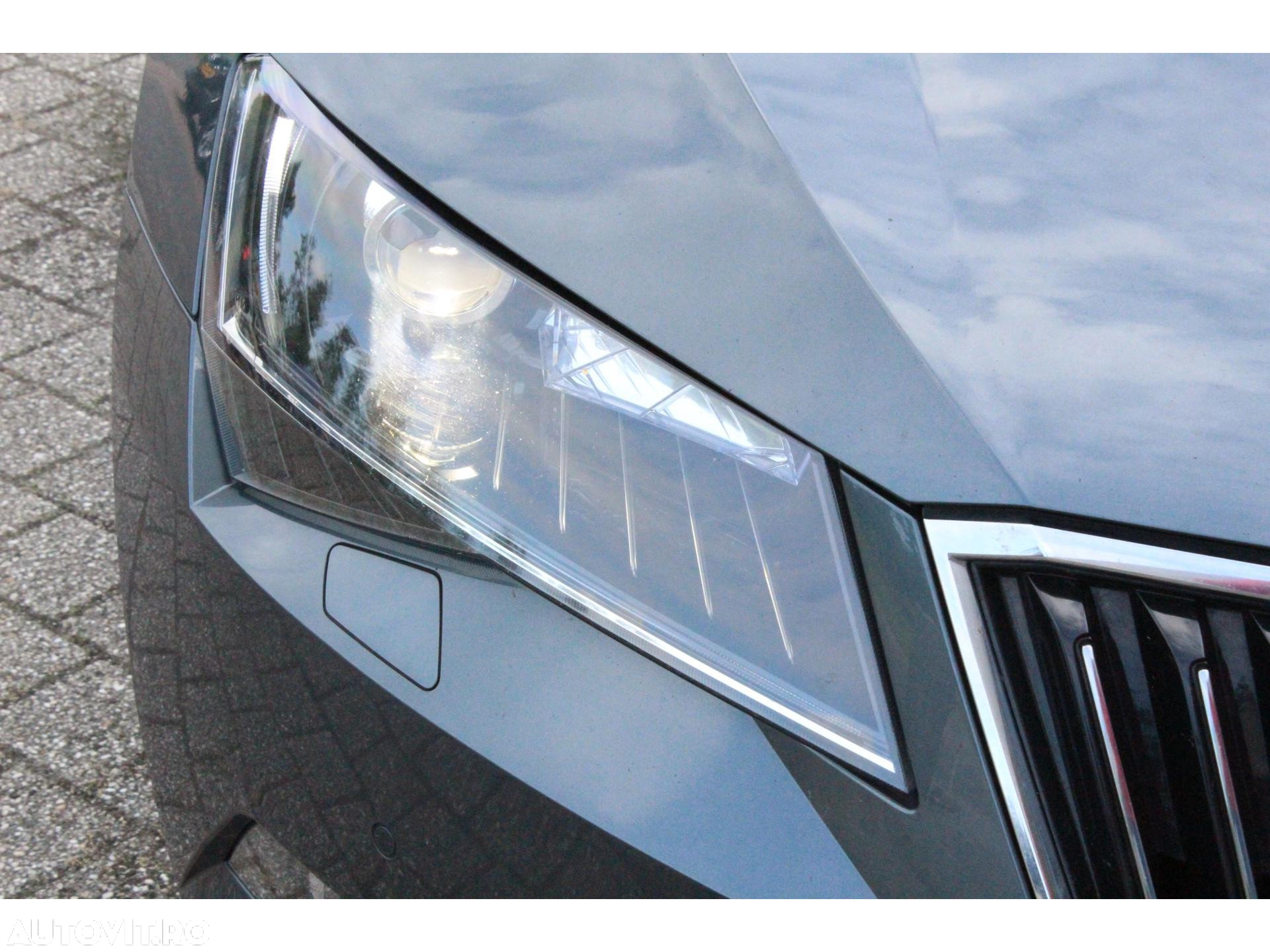 Skoda Superb Combi 1.5 TSI ACT DSG Style - 9