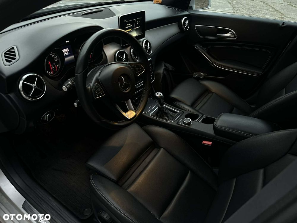 Mercedes-Benz CLA 180 d - 8