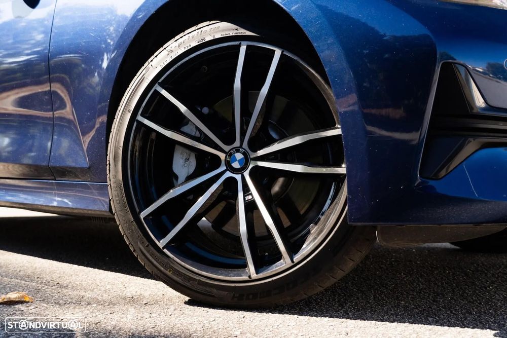 BMW 330 e Line Luxury Auto - 35