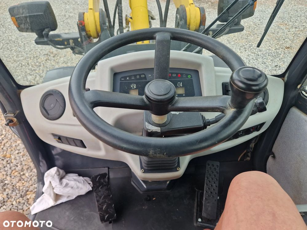 Komatsu WA70 - 16