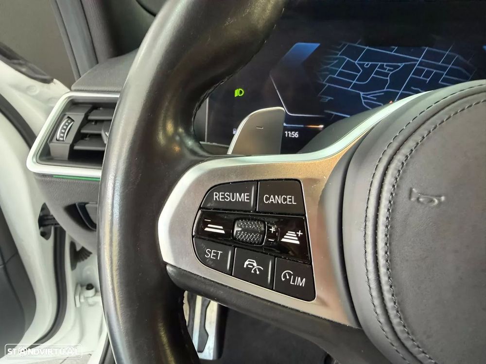 BMW 330 e Pack Desportivo M Auto - 12