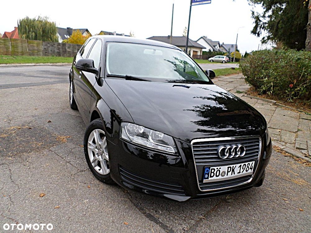 Audi A3 Sportback 2010 photo 2