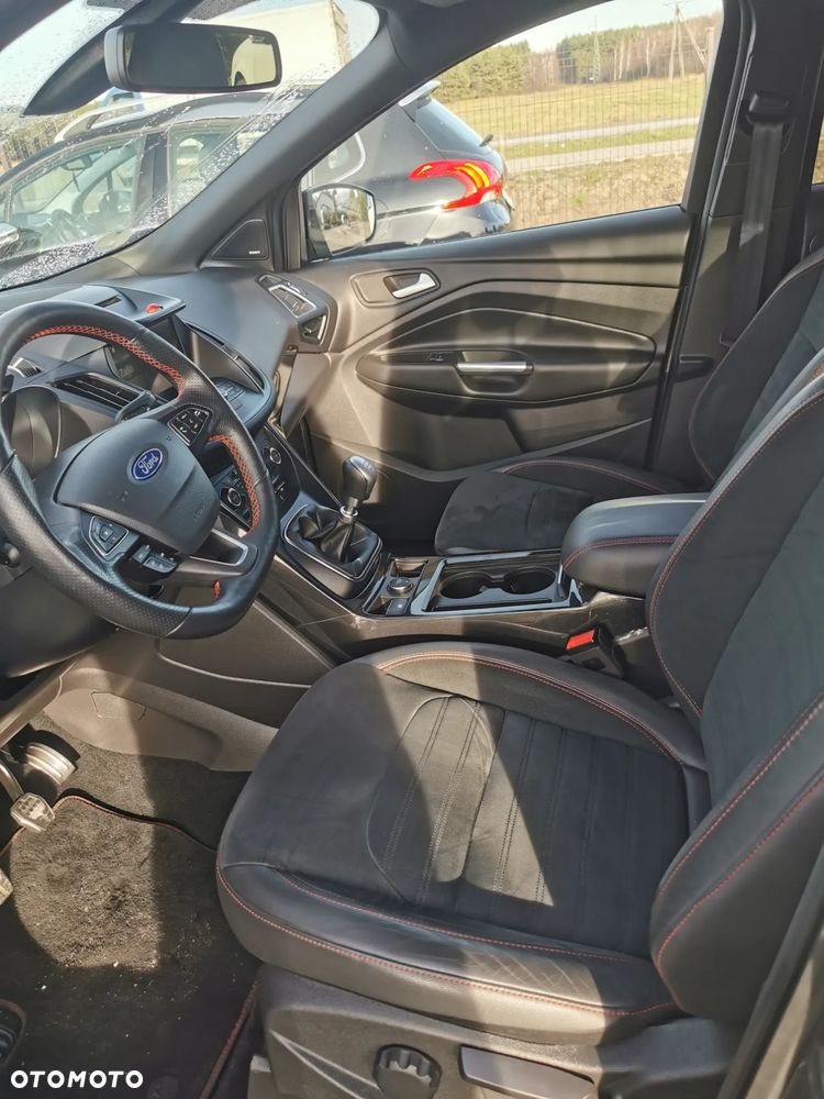 Ford Kuga 1.5 EcoBoost 2x4 ST-Line - 18