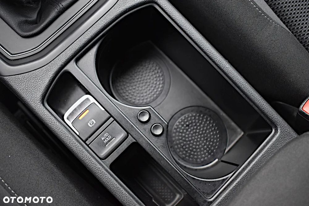 Volkswagen Touran 1.6 TDI BMT Comfortline - 25