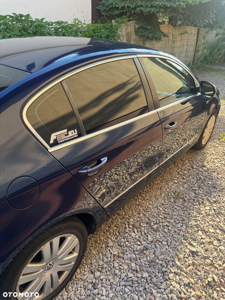Volkswagen Passat - 2