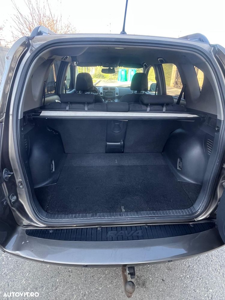 Toyota RAV4 2.2 D-4D 4x4 Travel - 8