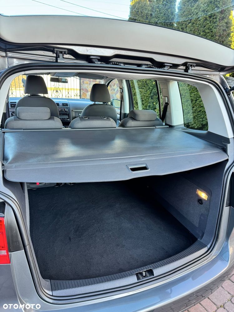 Volkswagen Touran - 5