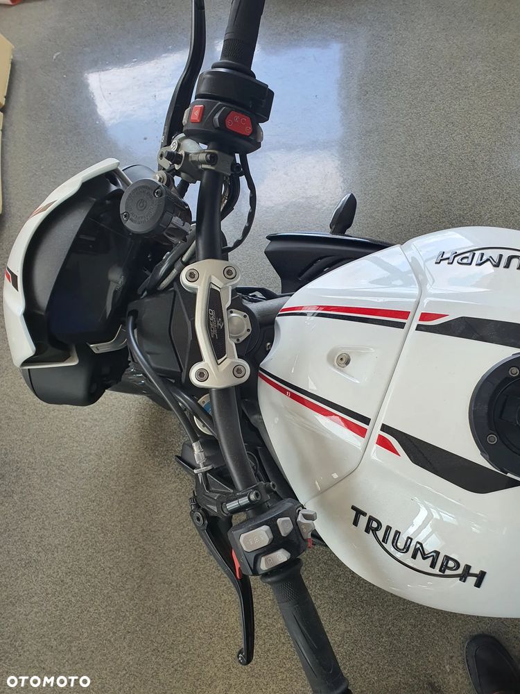 Triumph Speed Triple - 15