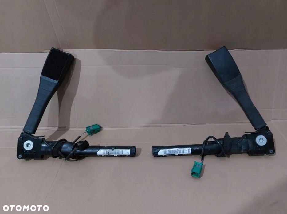 Napinacze pasów napinacz pasa Opel Corsa D europa komplet