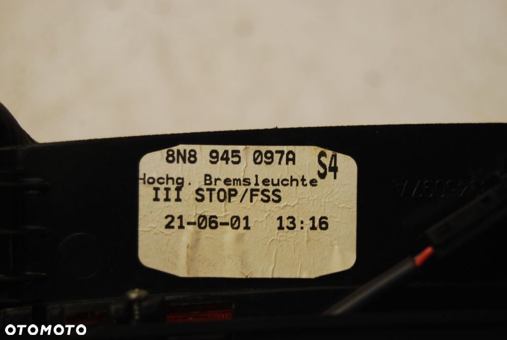 TRZECIE ŚWIATŁO STOP 8N8945097A AUDI TT - 4