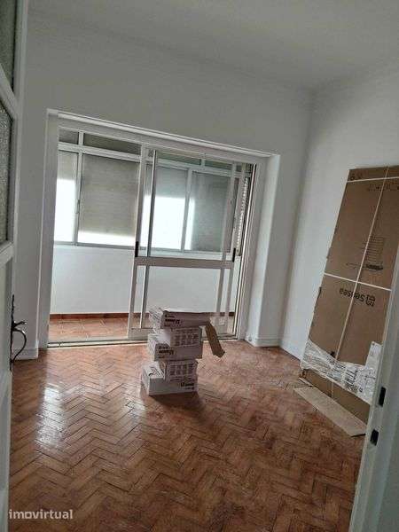 Aluga-se Apartamento T3 Alvalade, Lisboa - Grande imagem: 3/5