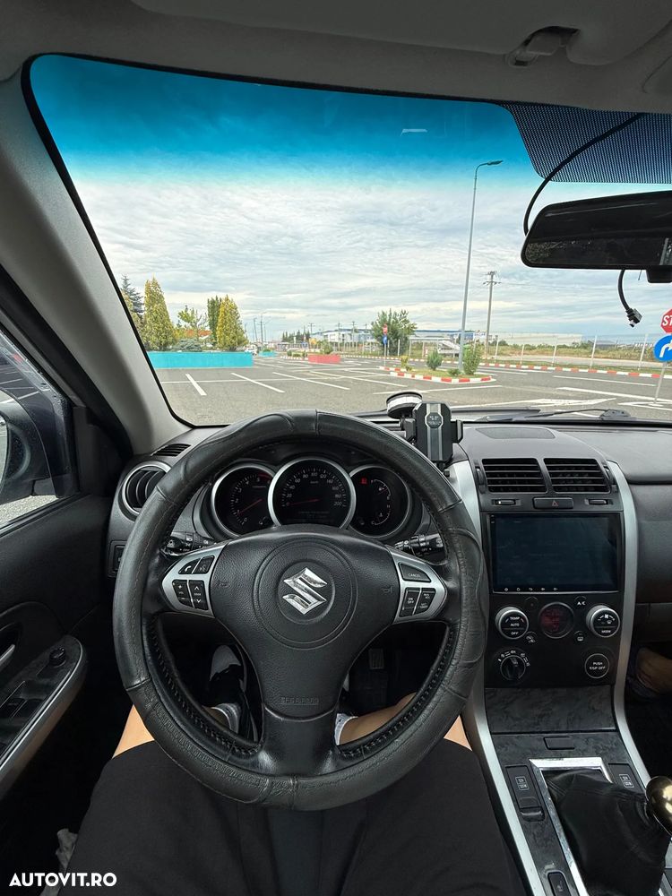 Suzuki Grand Vitara 2010 photo 4