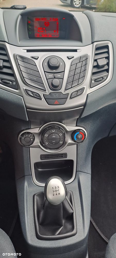 Ford Fiesta 1.25 Trend EU5 - 23