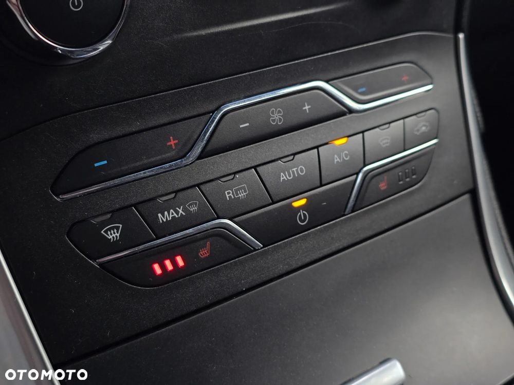 Ford Edge 2.0 TDCi Bi-Turbo 4x4 Titanium - 29