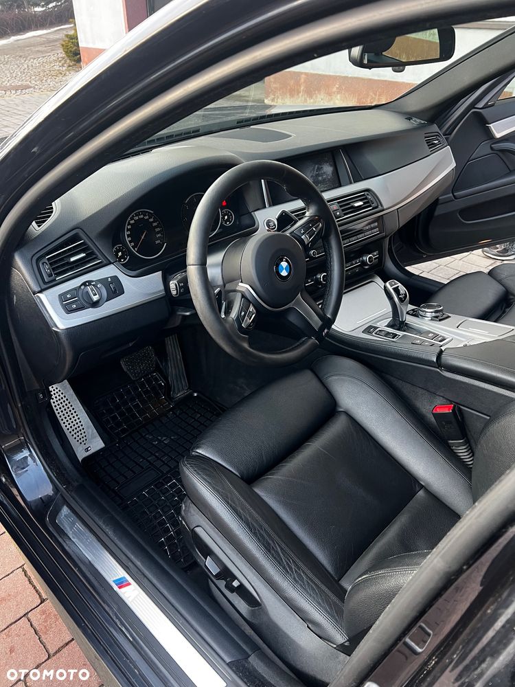 BMW Seria 5 525d xDrive - 10