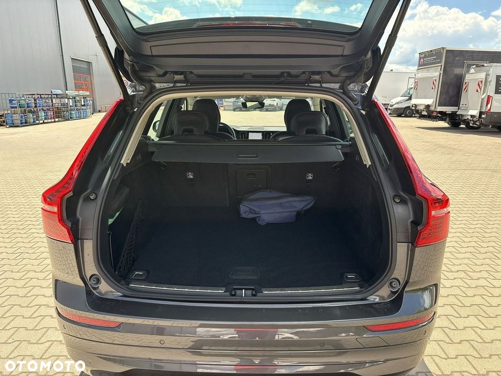 Volvo XC 60 B4 D Momentum Pro - 14