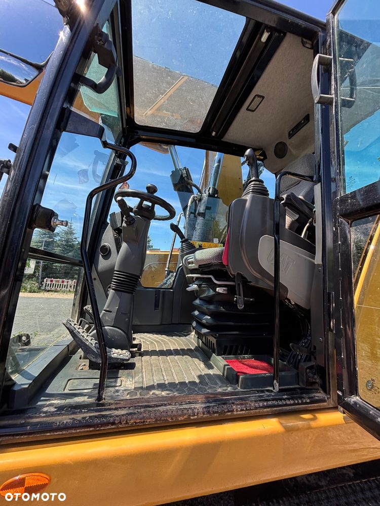 Caterpillar CAT M318F ROK 2019 PODPORY PLUG 1 WLASCICIEL - 27