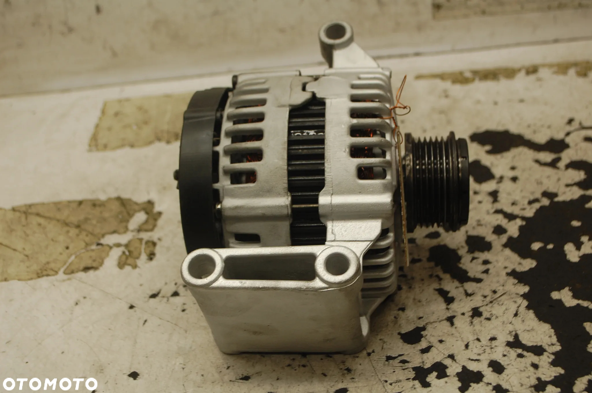 ALTERNATOR REGENEROWANY 0125711102 CC1T-10300-BC FORD TRANSIT 2.2 TDCI 2.2 HDI 2,3 PEUGEOT BOXER CITROEN FIAT 0125711017 AC1T-10300-BB/ 6C1T-10300-BD/ 0121615002 - 12