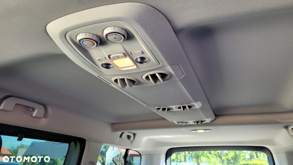 Peugeot Traveller 2.0 BlueHDi Long Business - 21